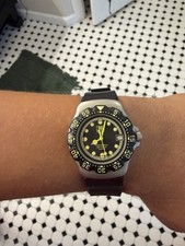 Vintage TAG Heuer Mid-Size Formula 1 Quartz Watch