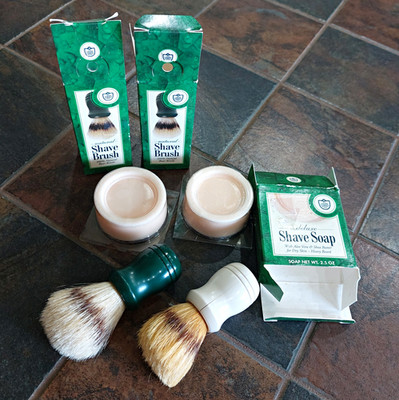UHD Deluxe Shaving Kit 2.5 oz Soap & Boar Hair Brush Set 25mm Green/White