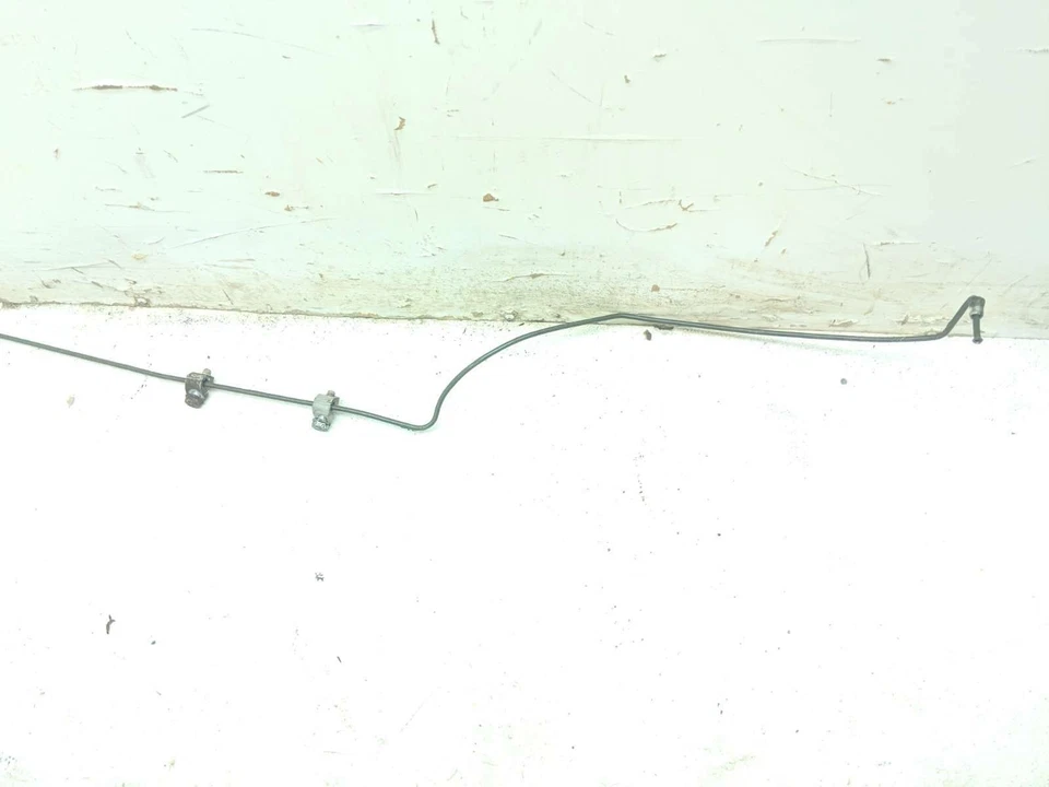 Manguera de línea de freno delantero Kubota RTV 1100 12 Foto 3 de 4