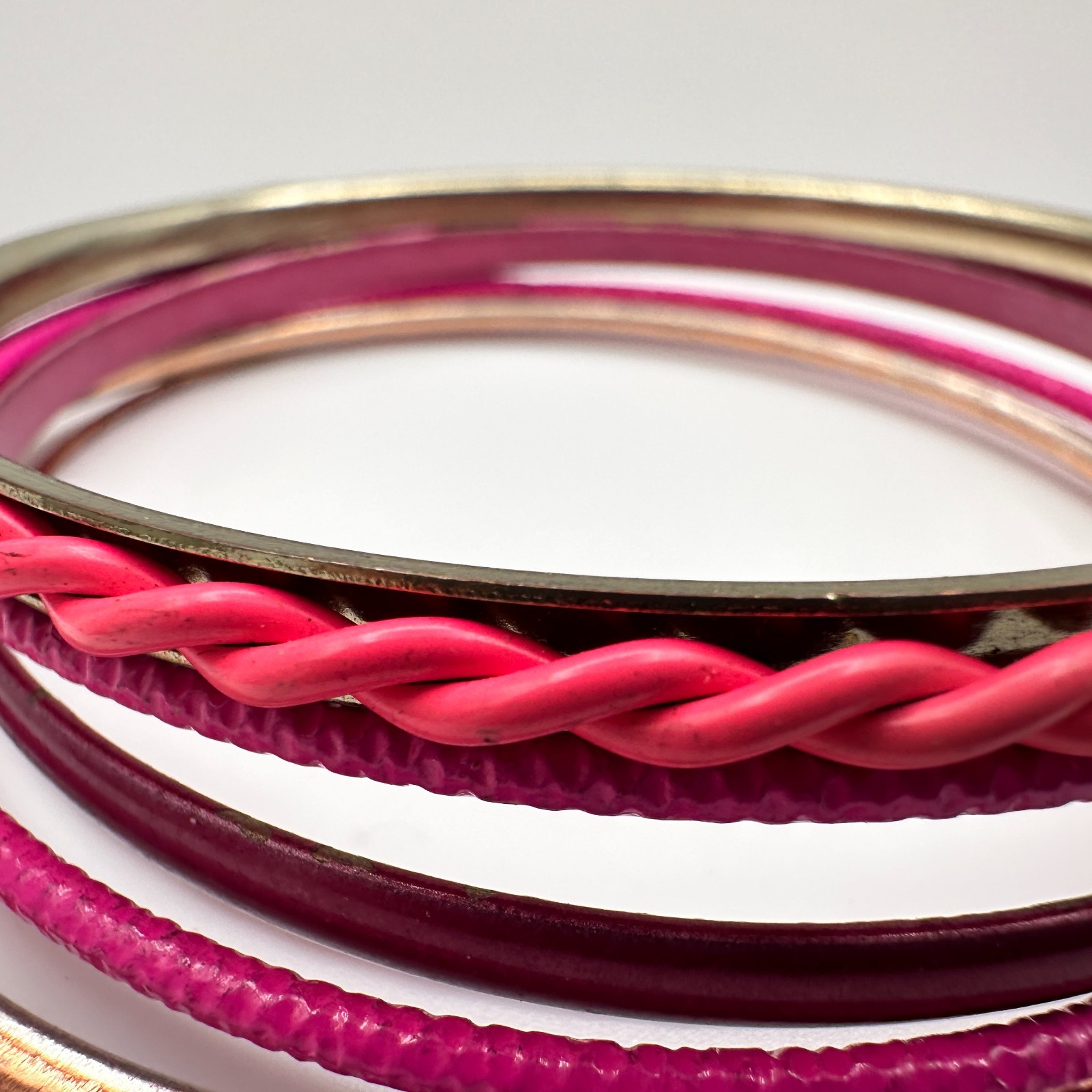 Vintage 80s Bangle Bracelet Set Stackable Gold To… - image 7