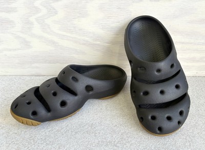 Keen Yogui Black Breathable Shock Absorbing Comfort Hybrid  display picture 3