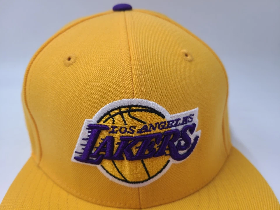 Los Angeles Lakers Mitchell & Ness Distressed Fitted 7 5/8 Hat Cap NBA Yellow - Image 4 of 4