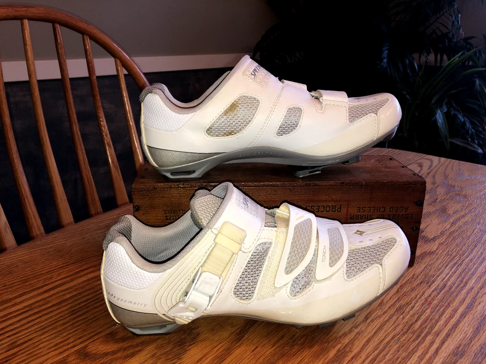 Zapatos de ciclismo Specialized White Body Geometry Clip In Antorcha - Mujer Talla 9 Foto 2 de 4