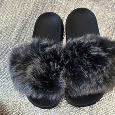 Women  s Size 7 Black Slip-On Slide Sandals Faux Fur Trim Solid Casual NW Def