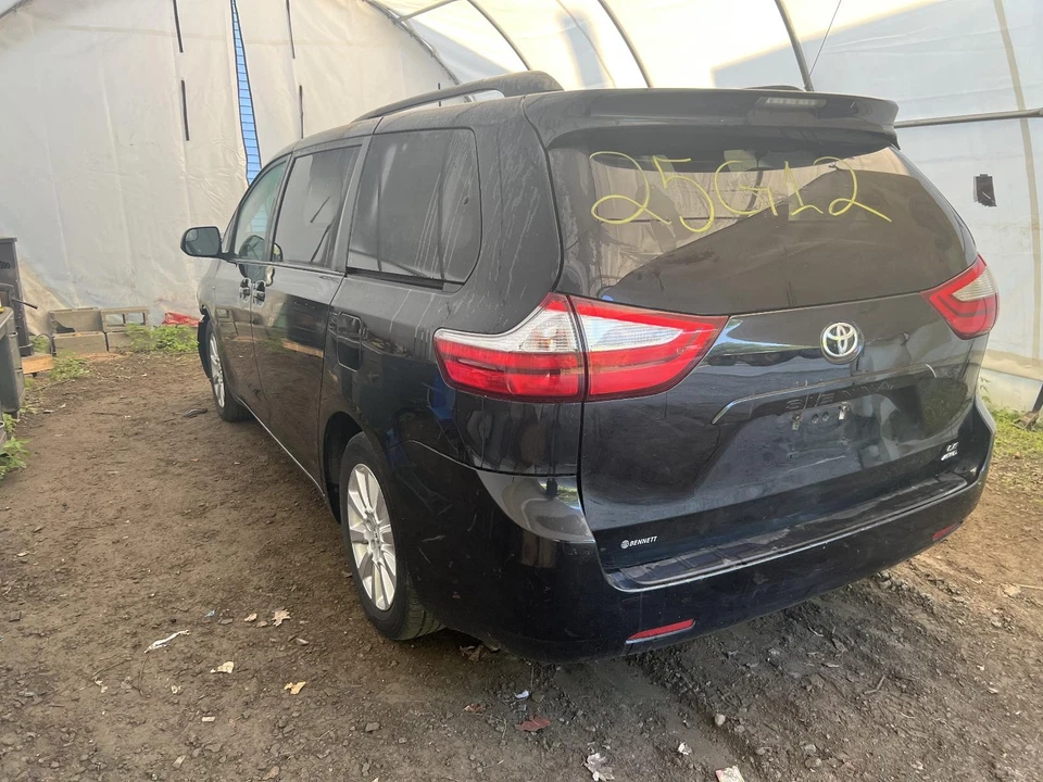 Parasol derecho usado se adapta a: Toyota Sienna 2016 iluminado grado A derecho Foto 3 de 4