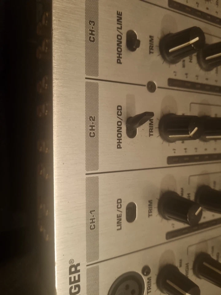 Behringer DJX700 Professional DJ Mixer 5-Channel - Bild 4 von 4