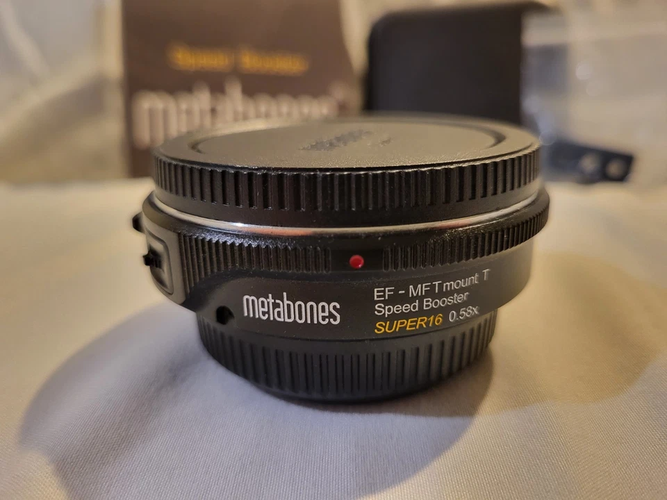 Câmeras Metabones EF-MFT T Lens Speed Booster SUPER16 0.58x Blackmagic Super 16 - Imagem 2 de 4