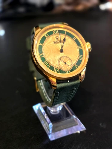 BEAUTIFUL VINTAGE ROLEX LEVER MOVEMENT IN A NEW CASE, MINT CONDITION