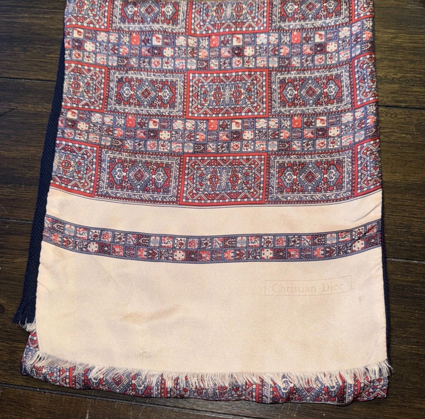 Foulard vintage Christian Dior soie et 100% laine 10,75” L & 52” L