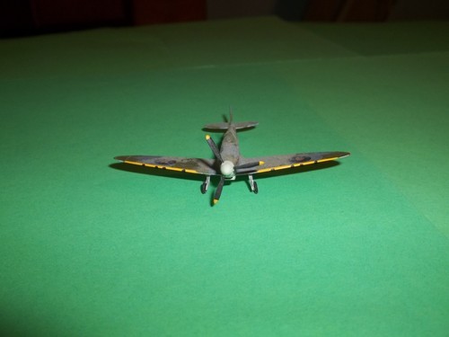 Built Kit Supermine Spitfire MK 1A British WWII Fighter Battle of Britian 1/144