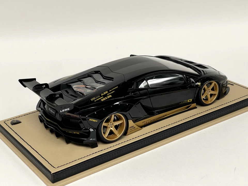 1/18 AutoArt Lamborghini Aventador Liberty Walk Base de cuero negro/dorado Foto 3 de 4