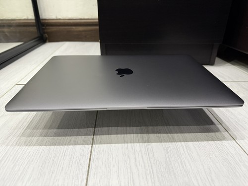 Apple MacBook Air Retina 13.3" 2020 256GB SSD 8GB Ram 8C CPU 7C GPU M1 - Grey - 第 12/17 張圖片