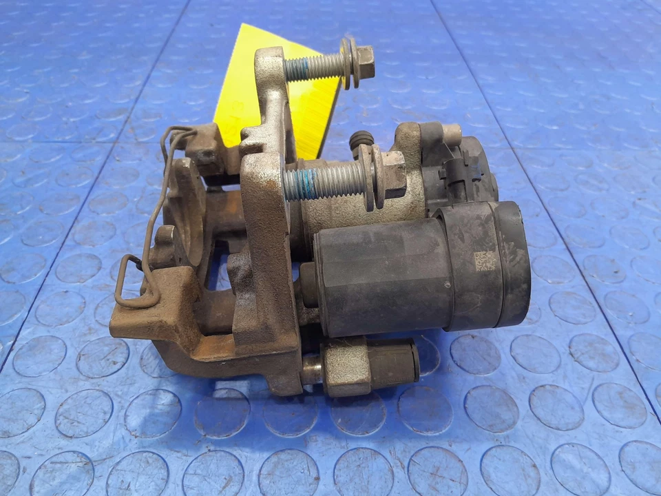 Conjunto de pinza de freno trasera Ford para Edge Escape Fusion lado derecho del pasajero Foto 3 de 4