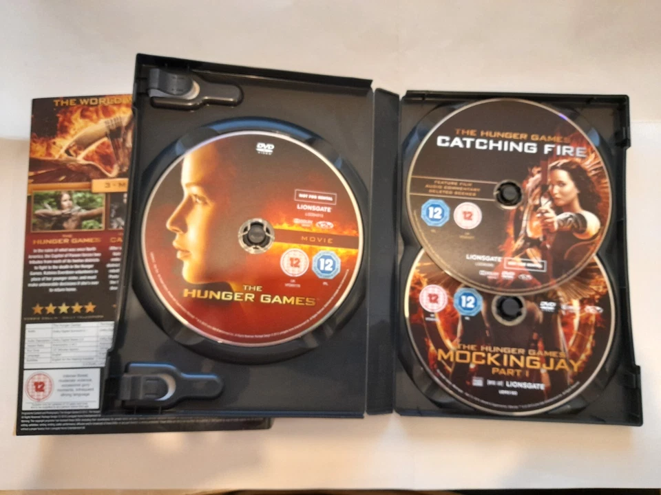 The Hunger Games: Triple Pack (2015, Boxset, Holofoil Slipcover)-Deleted Scenes - Image 4 of 4