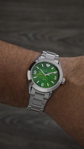 Miyota/ Citizen Automatic Movement Green MoP Dial Alexander James 38mm - Picture 3 of 8