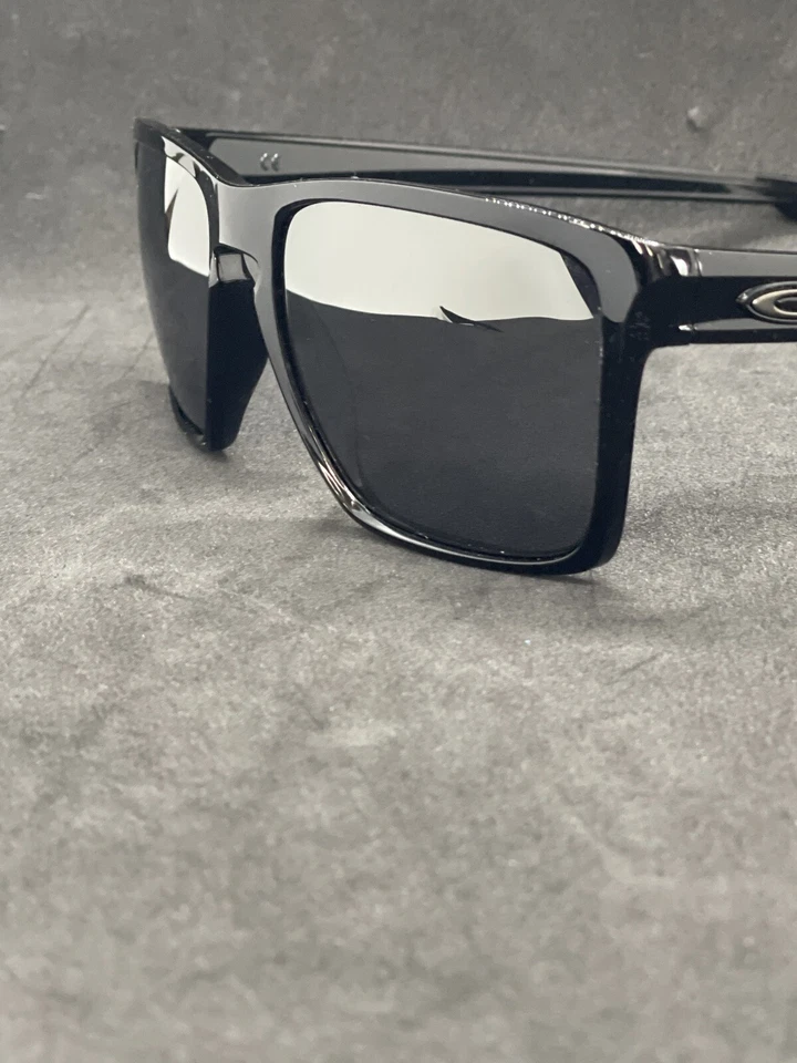 Oakley Sliver XL Lens/57 Bridge/18 Temple/140 Men's Sunglasses-[OO9341-05] - Image 2 of 4