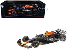 RED BULL RB20 #1 VERSTAPPEN WINNER BAHRAIN GP 2024 1/18 BY MINICHAMPS 110240101