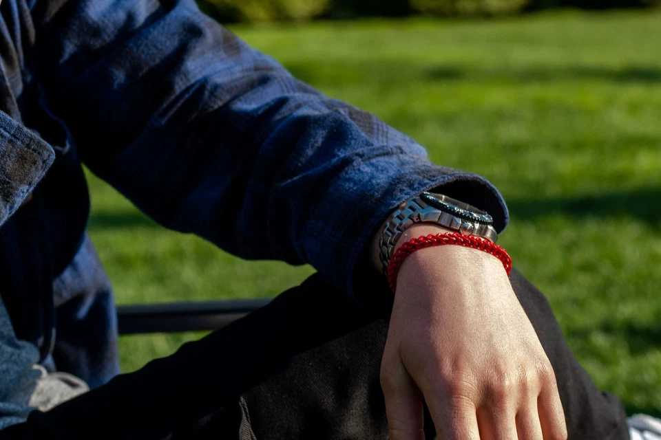 Pulsera de cadena Franco delgada de acero inoxidable acrílico rojo de 5 mm - 9 pulgadas de largo Foto 2 de 4