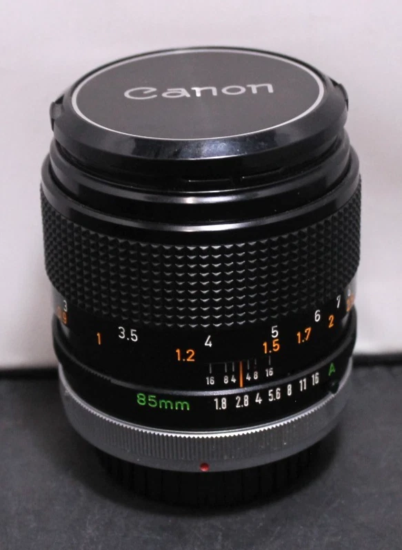 【超極上品】Canon FD 85mm 1.8 SSCフード　キャップ付 超極上品】Canon FD 85mm 1.8 SSCフード キャップ付
