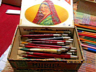 VINTAGE LOT OF 50 SCRIPTO MECHANICAL PENCILS FOR PARTS W/CIGAR BOX !