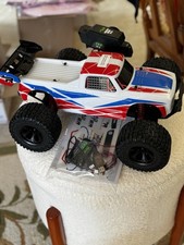 RC Monster Truck 4WD Off-Road Vehicle 2.4G Remote Control Car for Kids Adults