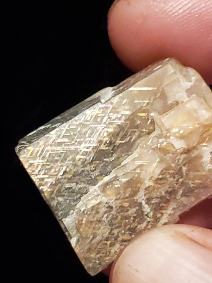 Pedra preciosa bruta 23,8 ct treliça arco-íris pedra do sol para corte vendedor dos EUA - Imagem 4 de 4