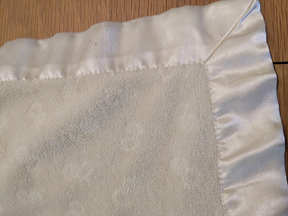 Винтажное детское желтое плюшевое велюровое атласное одеяло с отделкой и подкладкой Duckie - Изображение 2 из 4