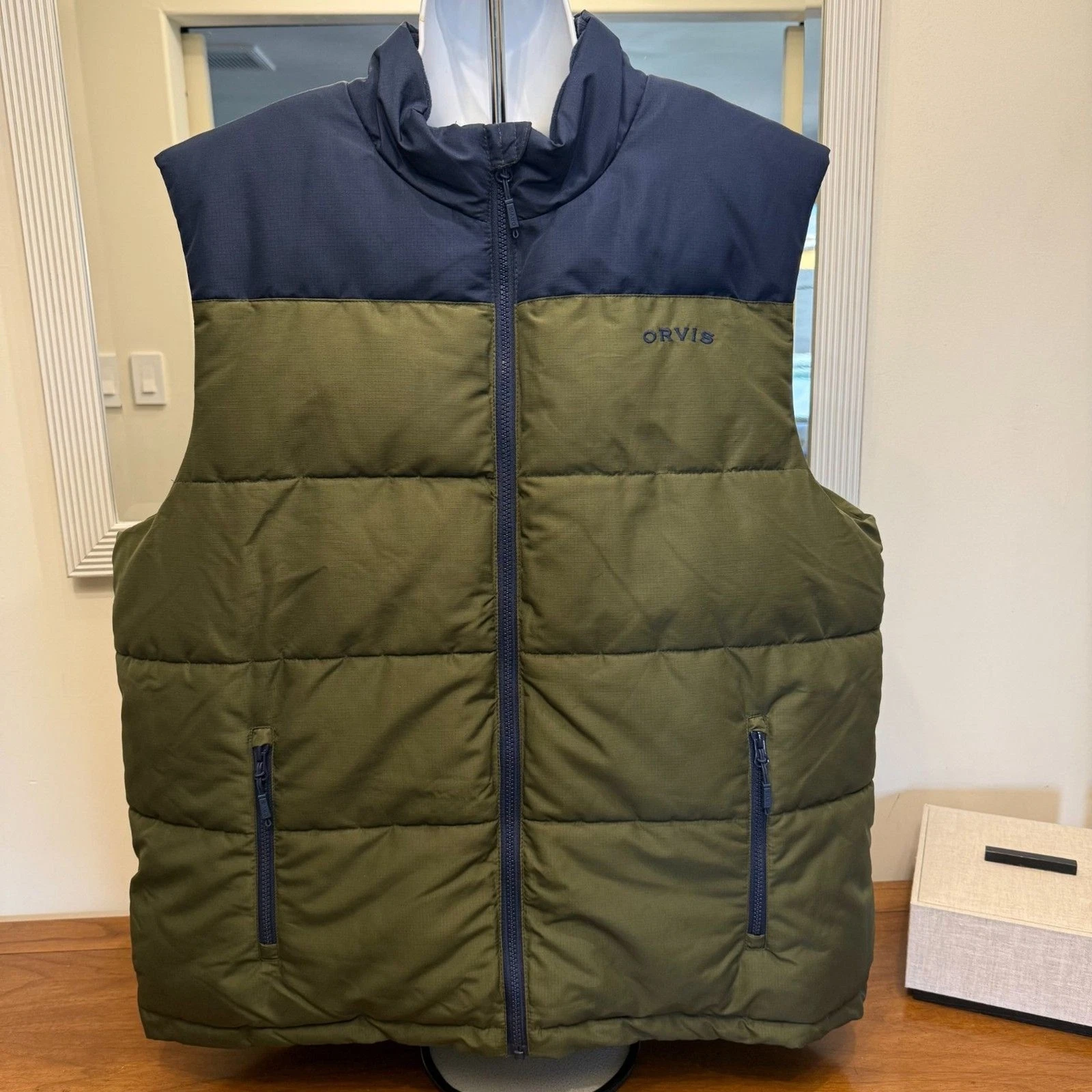 Navy Blue and Olive Green Orvis Puffer Vest Men's XL