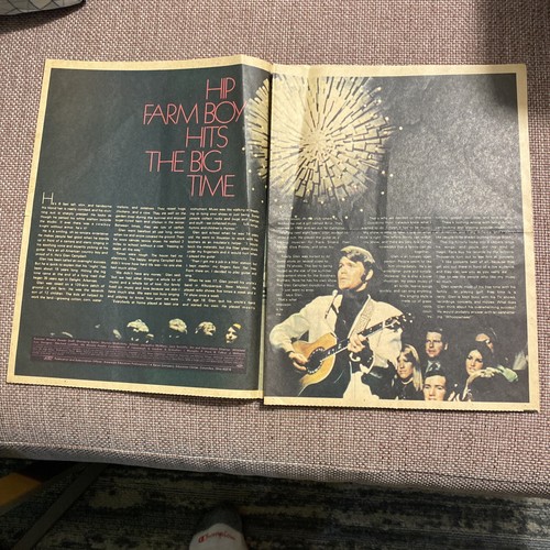 Vintage Glenn Campbell Senior Weekly Reader Magazine Dated June 18th, 1971-EUC - Picture 4 of 9