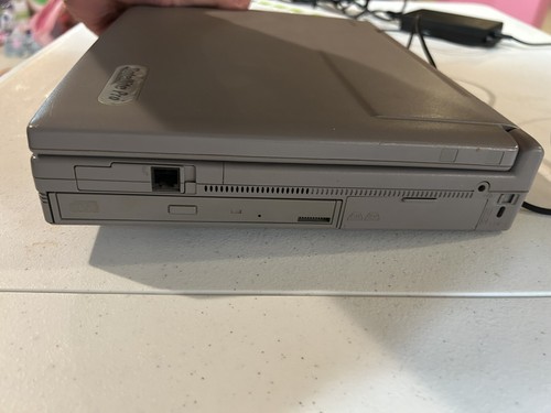 Vintage Toshiba Satellite Pro 490CDT Pentium II 233MHz 64MB Ram 4GB HDD Win 98 - Picture 8 of 11