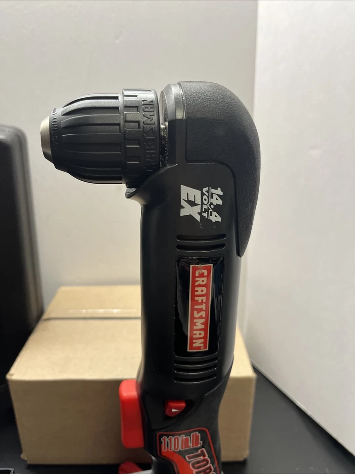 Taladro atornillador de ángulo recto Craftsman 1325101 3/8” 14,4 voltios 2 baterías Foto 4 de 4
