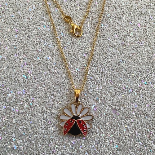 Pretty Gold Coloured Plated Enamel LadyBird Ladybug Daisy Necklace and Pendant - Picture 2 of 3