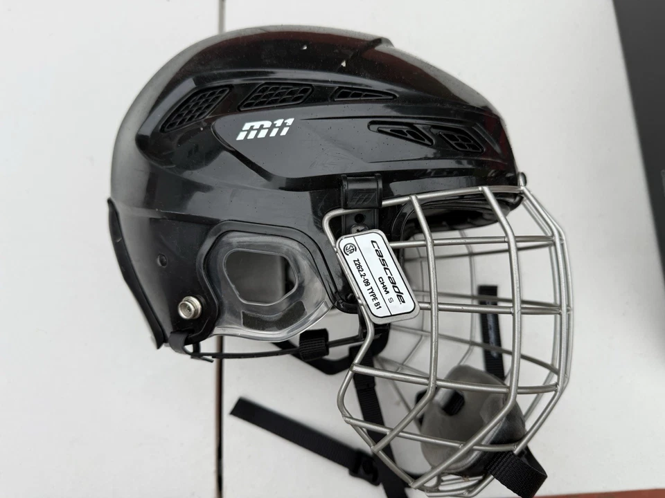 Хоккейный шлем Cascade CHM M11 размер маленький с коробкой - Изображение 4 из 4
