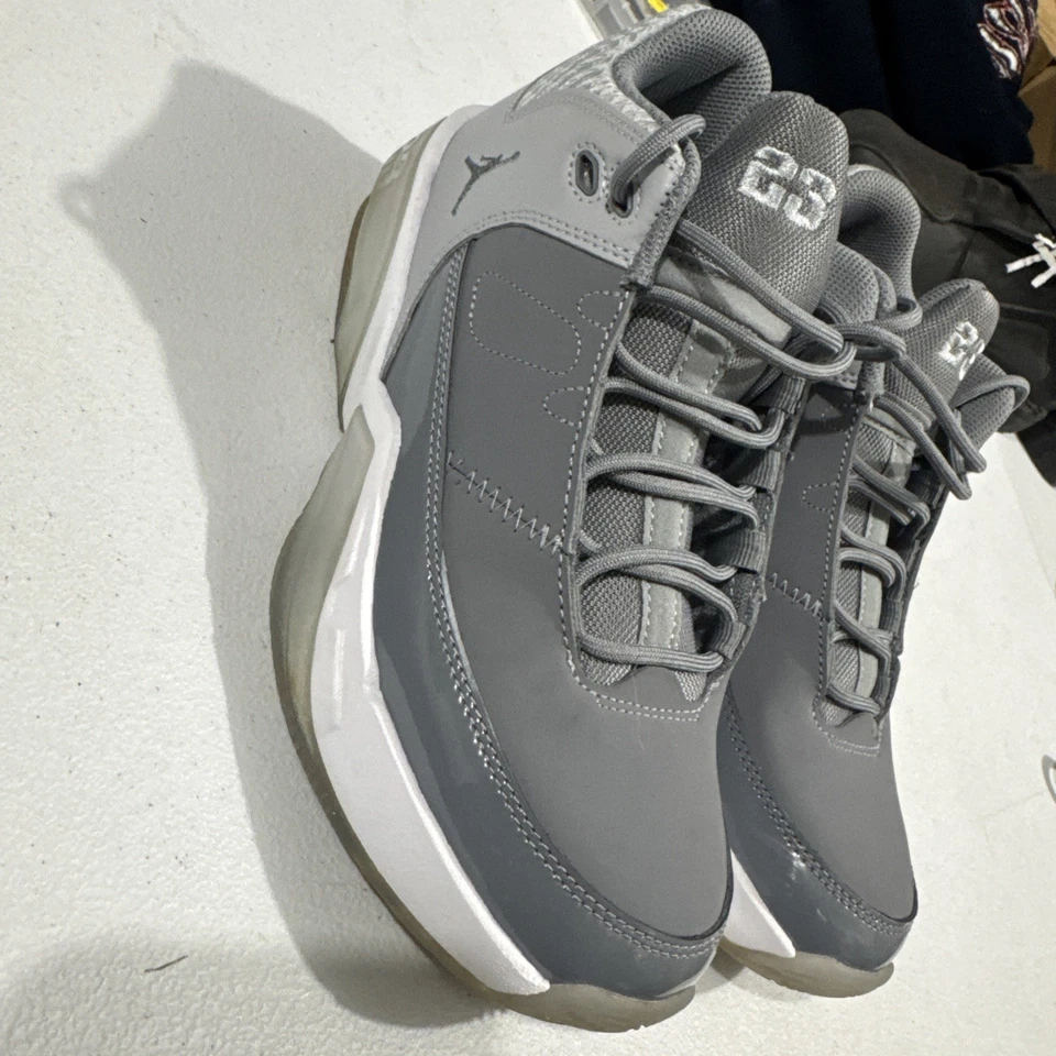 Nike Air Jordan Max Aura 3 GS Zapato Juvenil Talla 6Y Gris Lobo DA8021-005 Foto 2 de 4