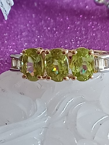 9k Gold Yellow Beryl /Diamond Gemstone Ring. Size O.