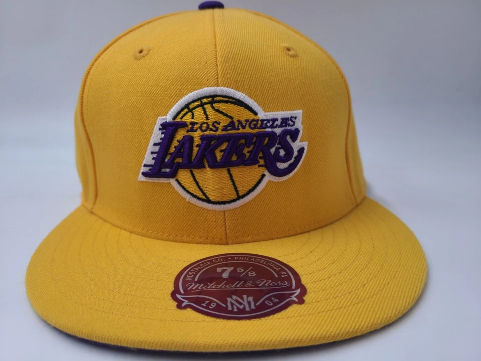 Los Angeles Lakers Mitchell & Ness Distressed Fitted 7 5/8 Hat Cap NBA Yellow - Image 2 of 4