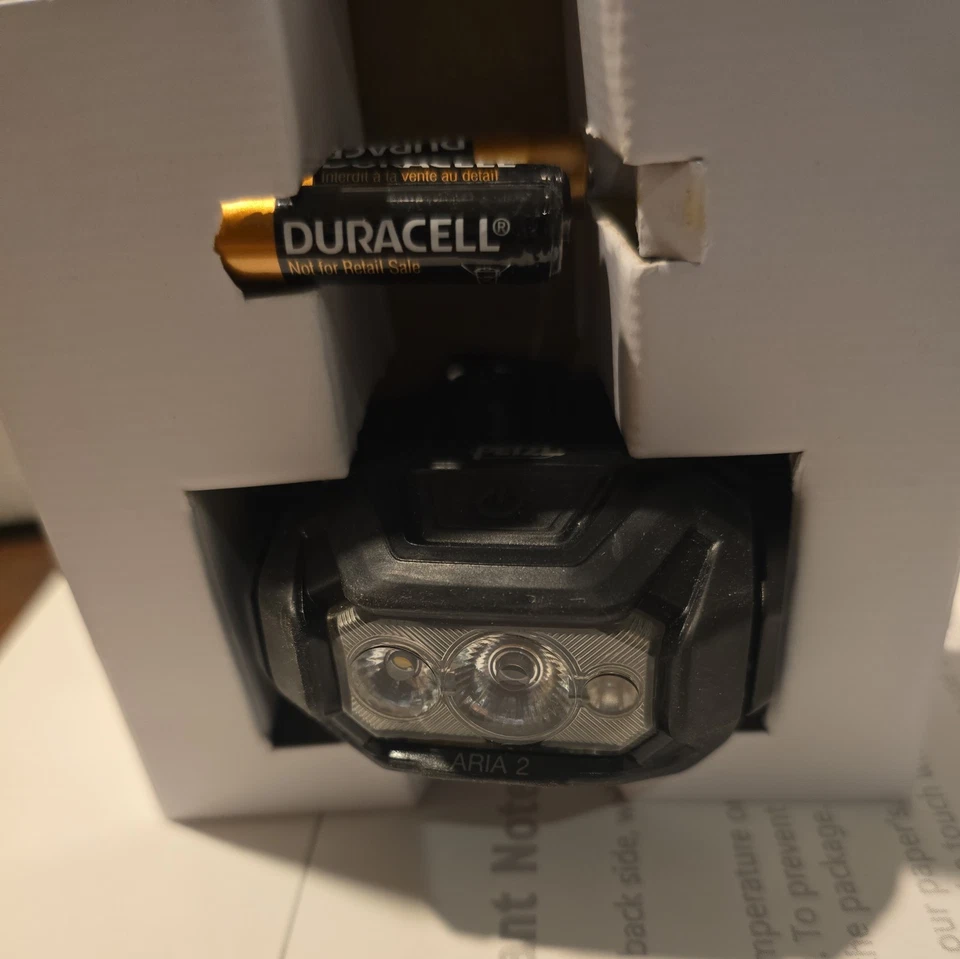 Faro Petzl ARIA 2 RGB Grado Profesional Compacto 450 Lúmenes Negro  Foto 4 de 4