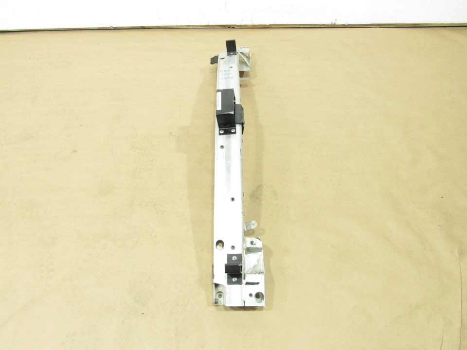 Barra de impacto de refuerzo de parachoques delantero Aston Martin Vanquish 2014 14-18 | #9 Foto 2 de 4