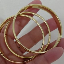 Gold Tone Hinged Bangle Bracelet Set Metal Round No Stone