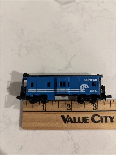N - Model Power 3442- Bay Window Caboose, Conrail 21146 - Picture 2 of 9