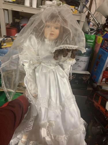 Porcelain Doll In Wedding Dress 26” - Picture 12 of 12