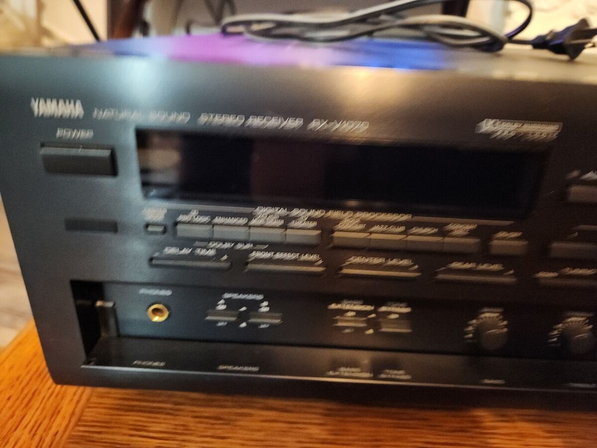 Yamaha Aventage RX-V1070 Natural Sound AM/FM Stereo A/V Yamaha Aventage RX-V1070 Natural Sound AM/FM Stereo A/V
