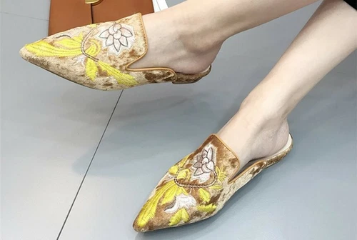 Womens Floral Embroider Flat Heel Pointy Toe Slippers Shoes Chic Mules Slides - Bild 8 von 19