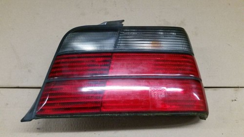 BMW 3 (E36) Rücklicht Rückleuchte rechts rot/rauchgrau