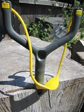 Steinschleuder für Stahlkugeln Schleuder Zwille Futterschleuder