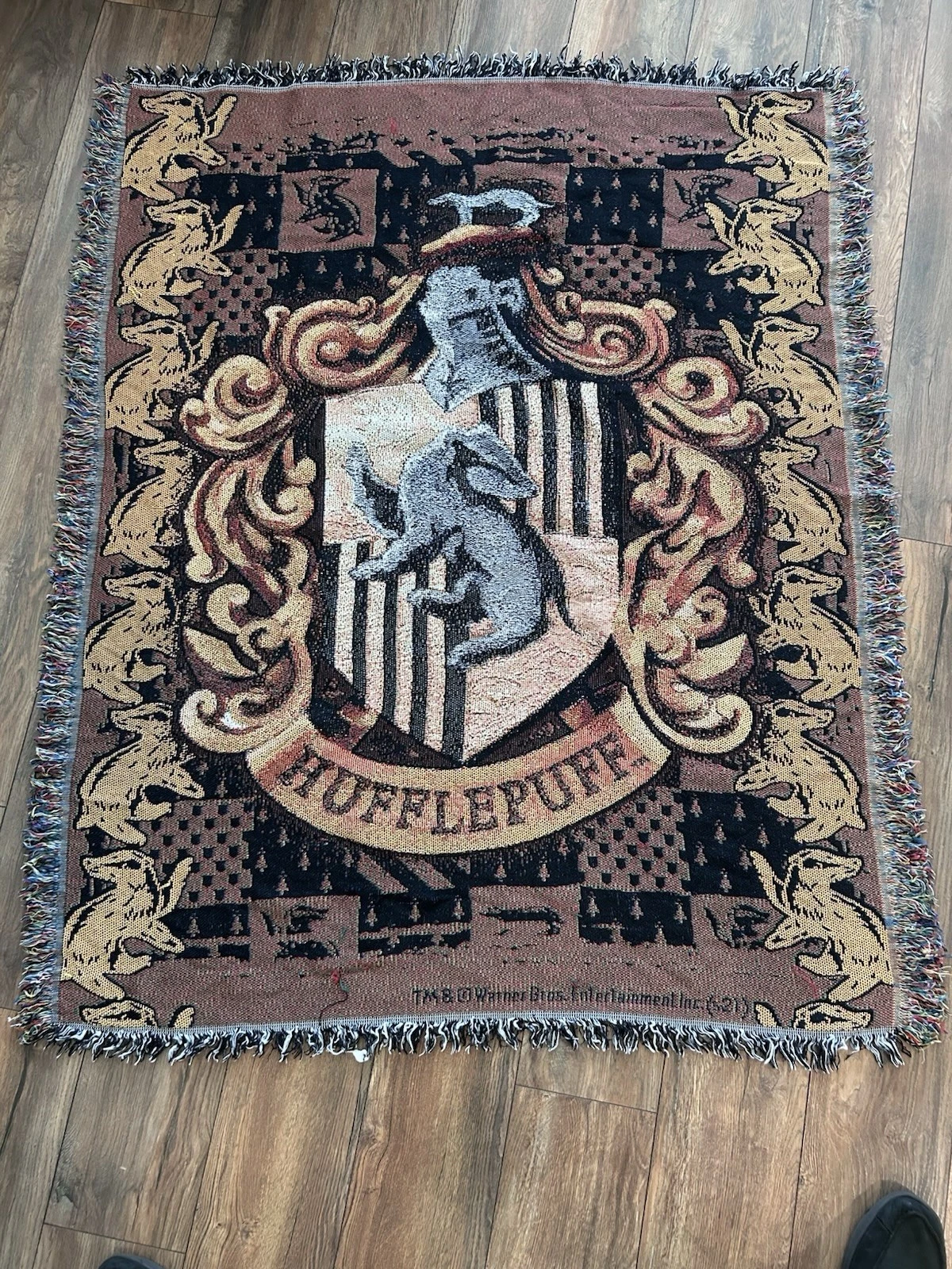Gryffindor And Hufflepuff Crest Wall Hanging Tapestry Woven Throw Blanket Fringe