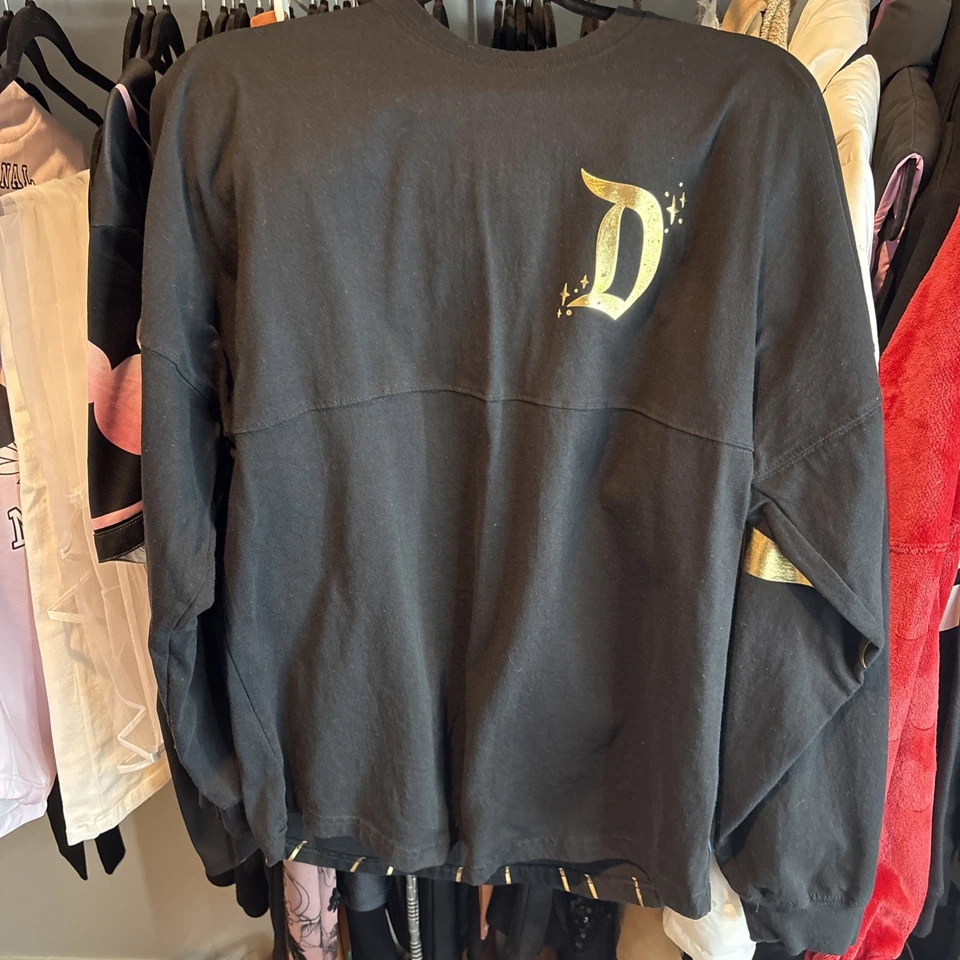 Camiseta Disneyland Resort Spirit Negra Dorada Castillo de la Bella Durmiente Talla Pequeña Foto 2 de 2