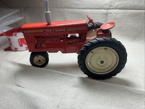 Vintage 1960s Tru Scale 1:16 Die Cast Red Tractor and grain silo - Picture 1 of 8