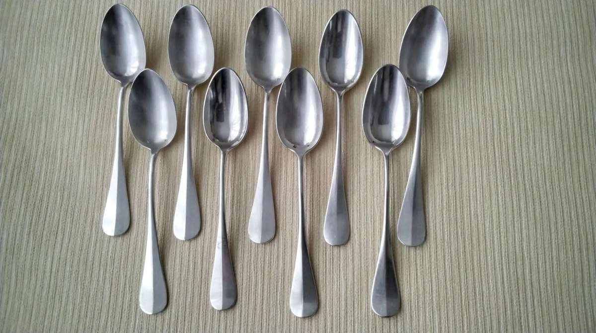 Couteau à tartiner , à beurre , en métal argenté , vintage