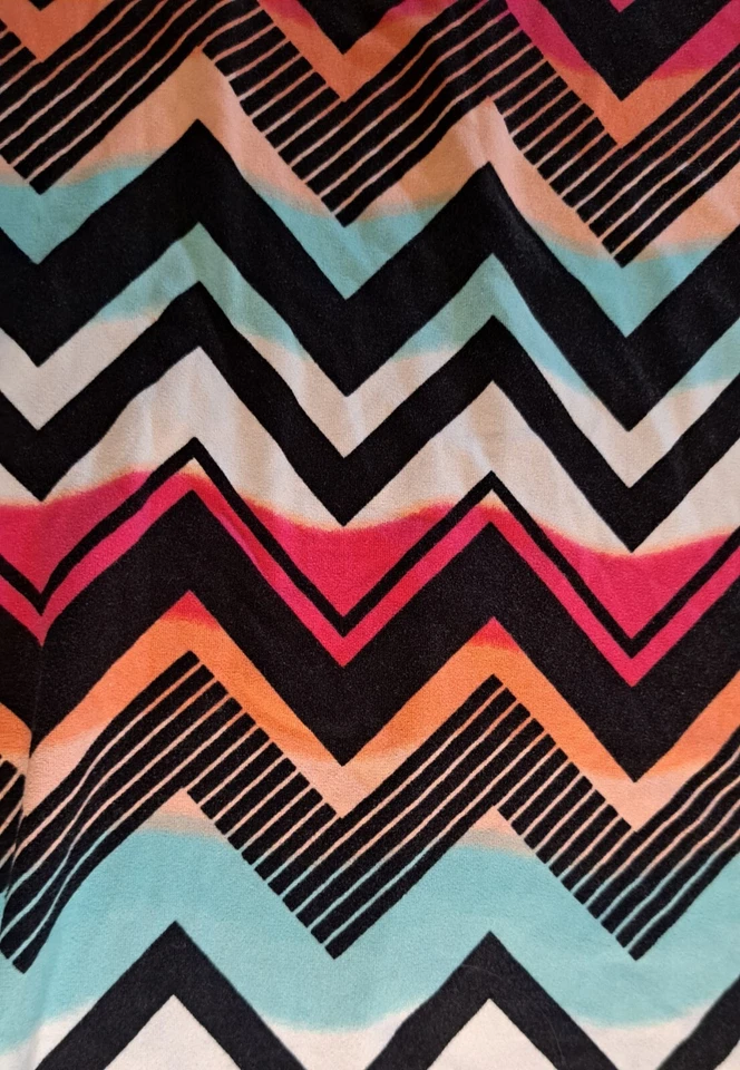 Maxi Falda Larga Rue 21 Mujer Talla Mediana Rosa Azul Zig Zag Chevron Foto 3 de 4